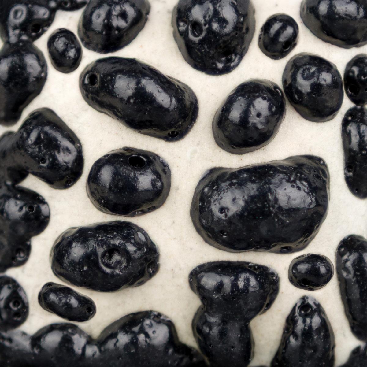 SW465 Mayco Black Moon Rocks